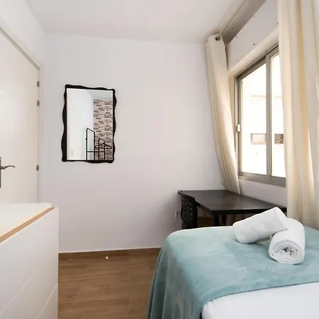 The 7th Corner, Hugh Ideal For Groups Málaga